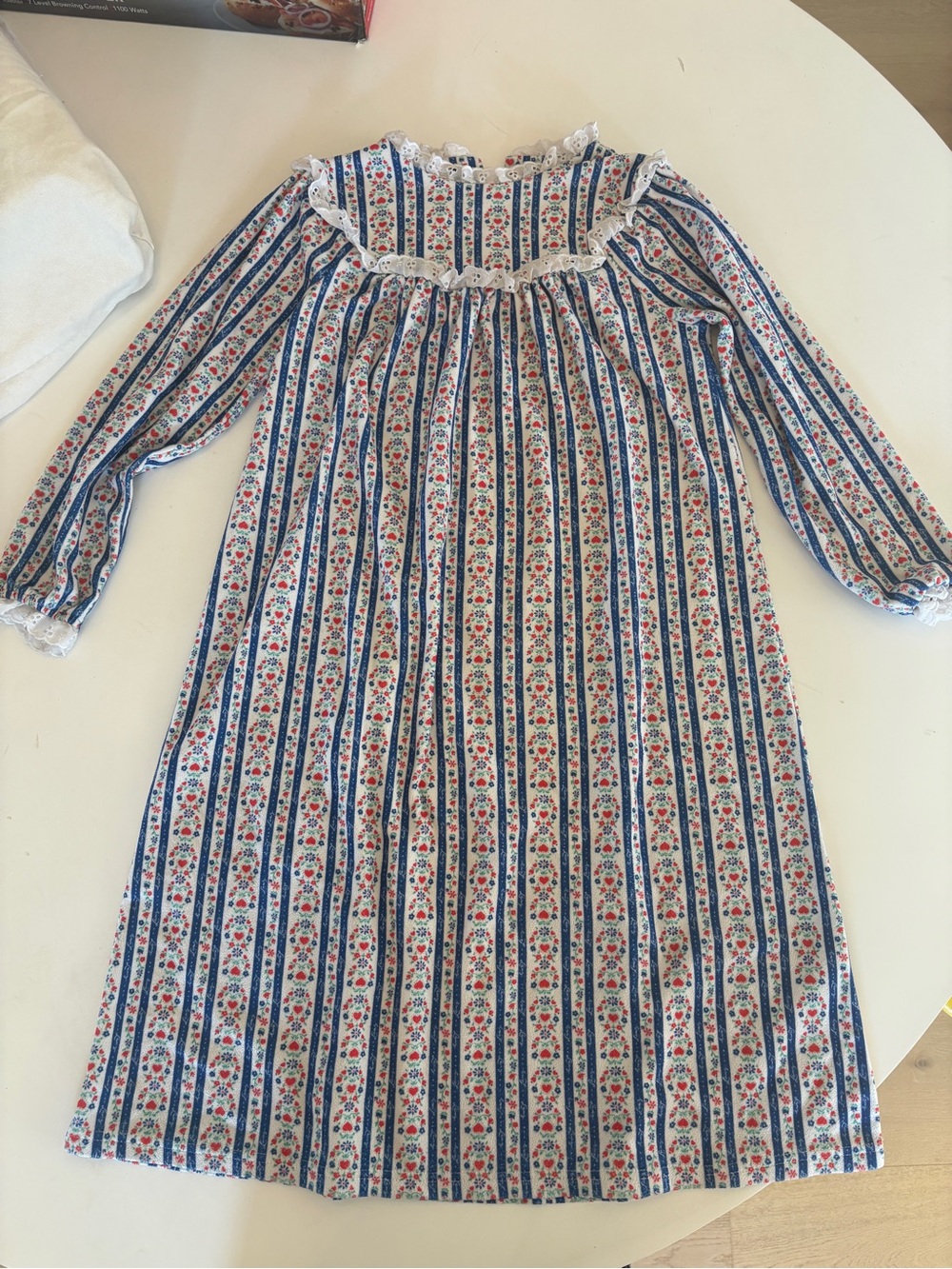 Lanz of Salzburg Gown Girls L (10/12) Fleece Floral Eyelet Lace Tryolean Hearts